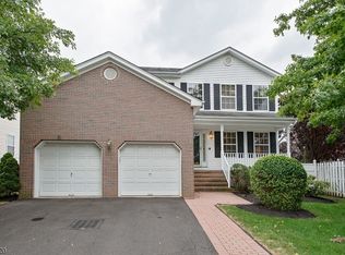 516 Grandview St, Middlesex, NJ 08846