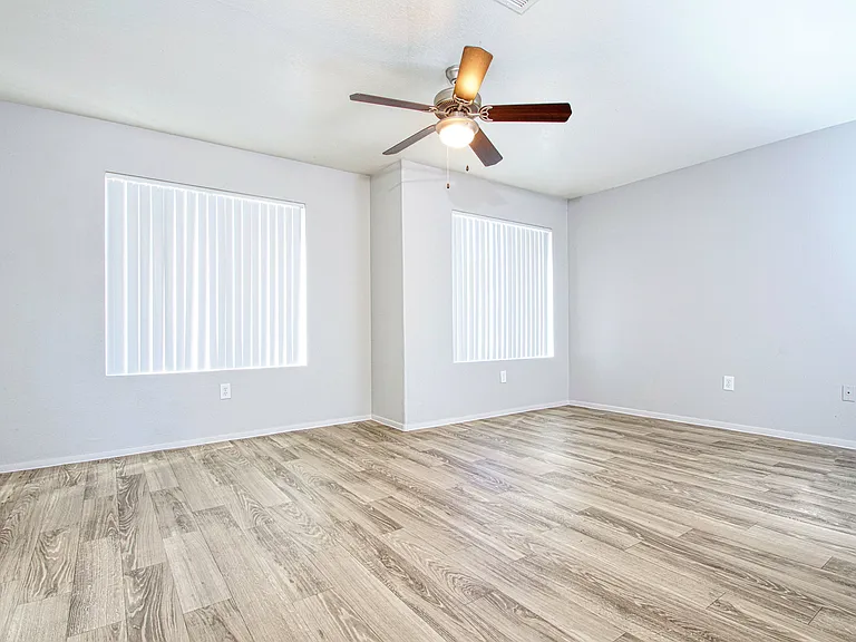 Aero Townhomes — Photo 10