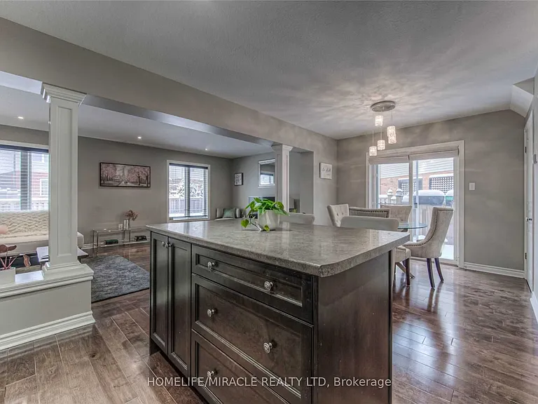 77 Laughland Ln #UPPER — Photo 8