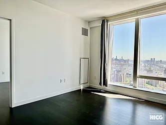 Rented by Gulia Wang, LREB