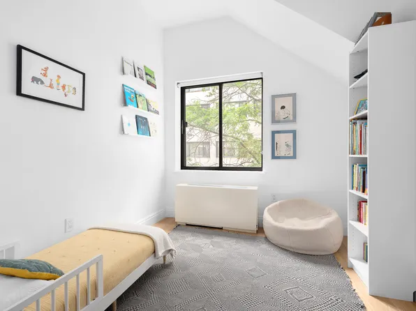 77 Bleecker Street image 12 of 12