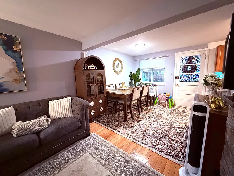 72 Wilson Dr — Photo 2