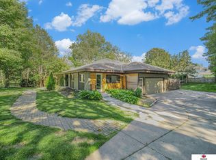 2915 Bonacum Dr, Lincoln, NE 68502