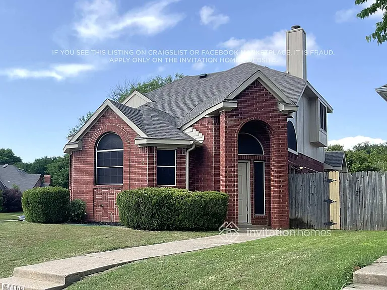 4402 Laredo Dr — Photo 2
