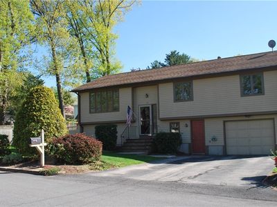 31 Meadow View Blvd, North Providence, RI, 02904