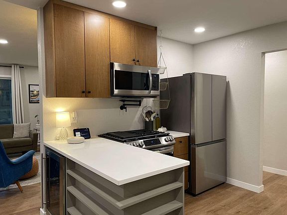 3rd image of 20199 Roats Ln