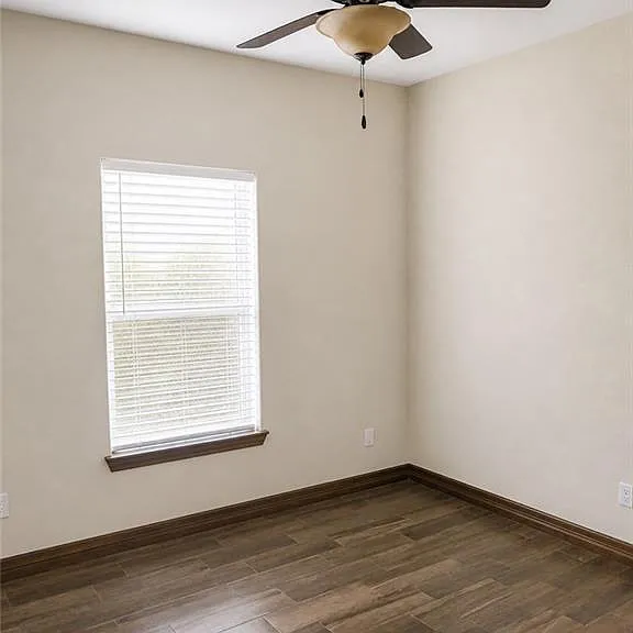 215 Fig Dr #4 — Photo 9