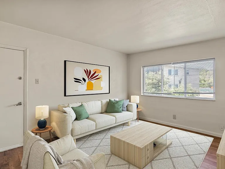 Westport Edge Apartments — Photo 29