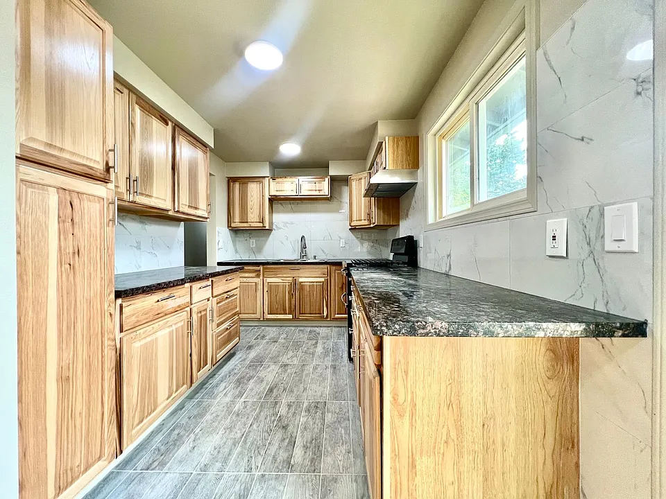 2020 SE 154th Ave