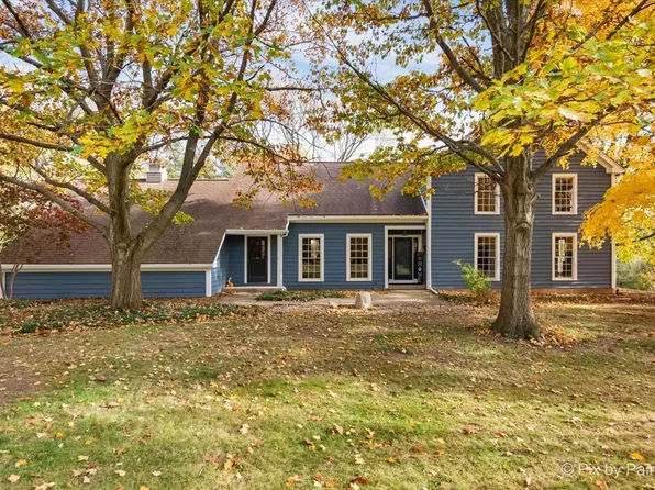 6N679 Homeward Hill Dr, Saint Charles, IL 60175