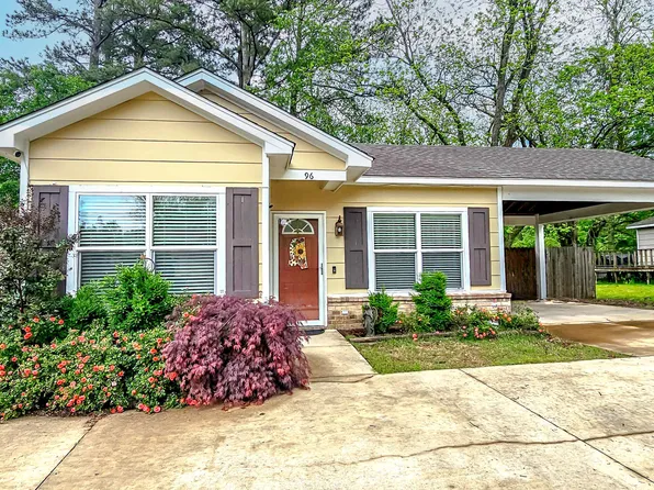 96 Line St, Senatobia, MS 38668