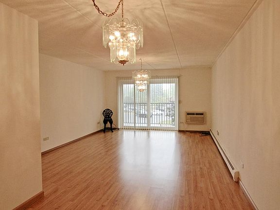 5th image of 100 W Park Circle Dr APT 2