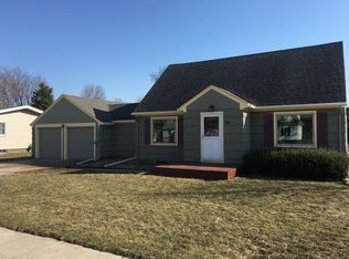 713 W Warren St, Luverne, MN 56156