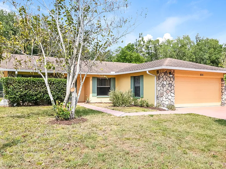 805 Mountbatten Ln — Photo 3