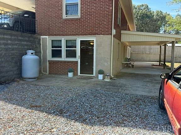 5th image of 1065 Lynch Mill Rd