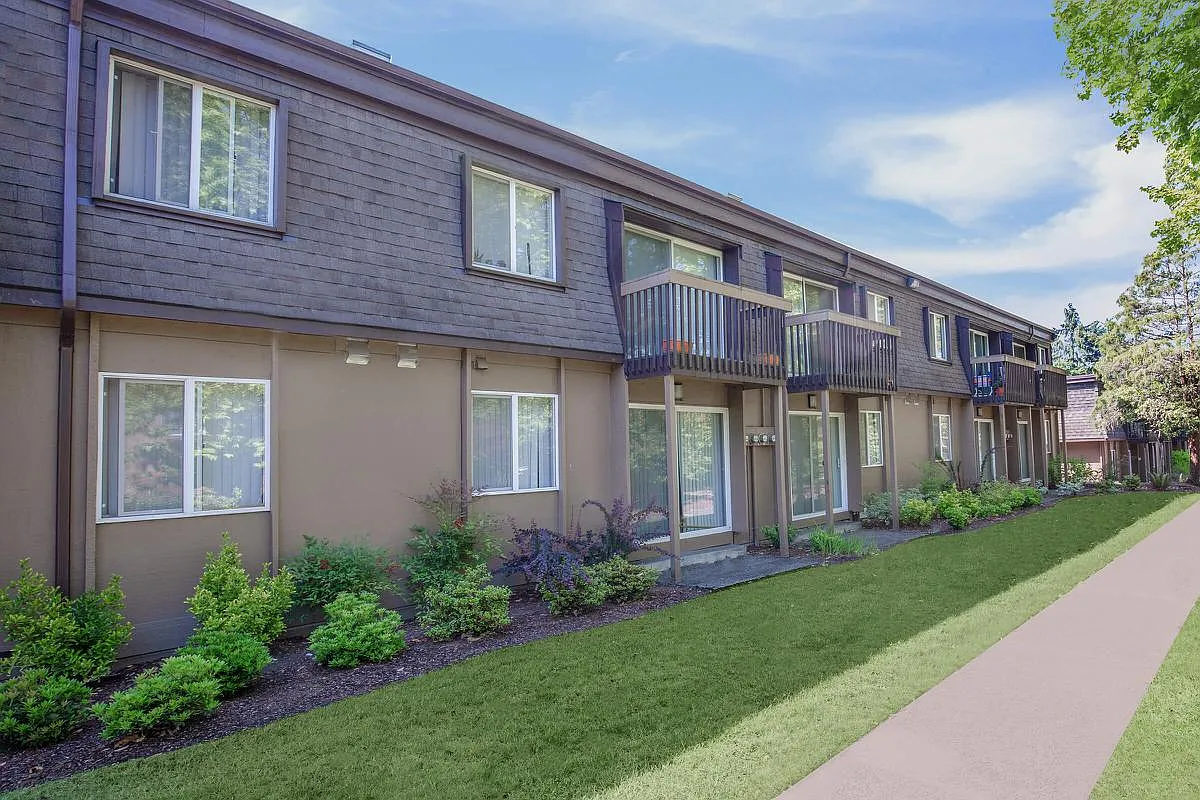 Fairwood Apartments — Photo 2