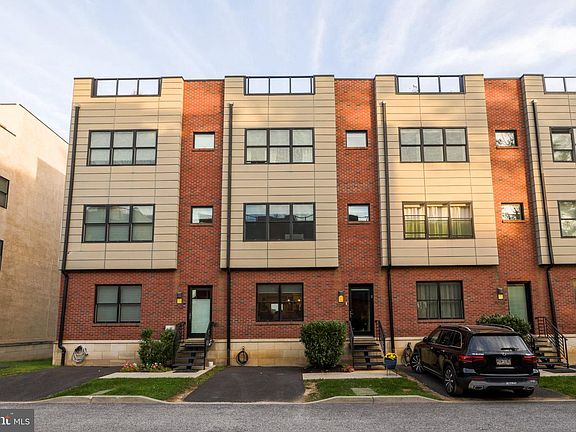 2nd image of 7014 Pipers Glen Way