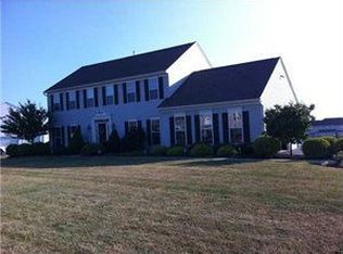 8 Templeton Trl, Orchard Park, NY 14127