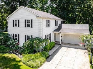 316 Appleblossom Ln, Bay Village, OH