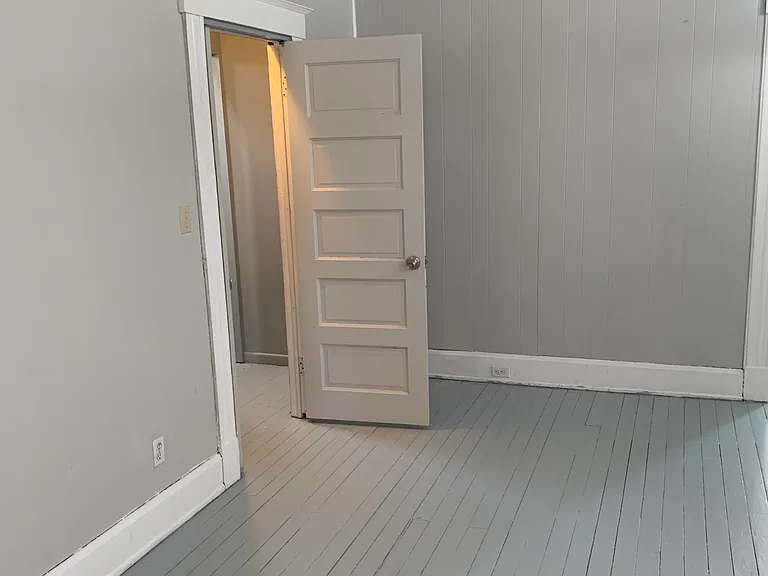 31 Poplar St — Photo 10