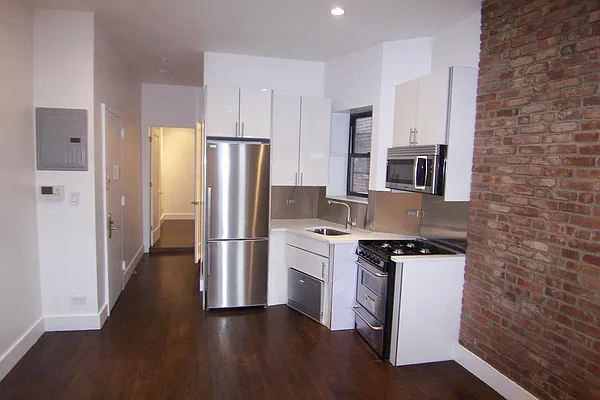 Rented by Vertical Real Estate LLC | media 1