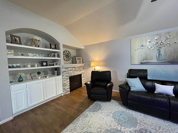 3rd image of 5406 Espuela Ln