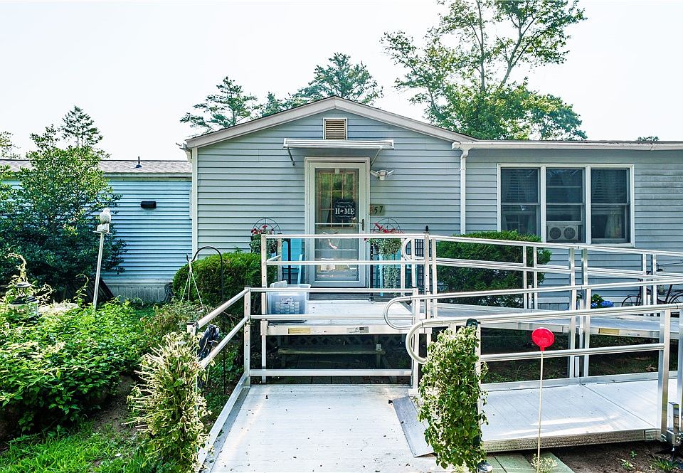 1st image of 465 Gardiner Road