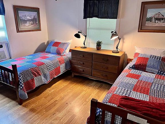 3rd image of 998 Winston 8 Ranch Rd