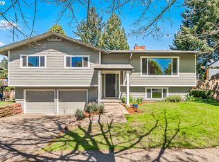 9985 SW Heather Ln, Beaverton, OR 97008