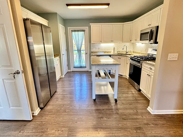 1200 King Edwards Way — Photo 11