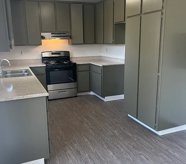 Mills Terrace — Photo 11