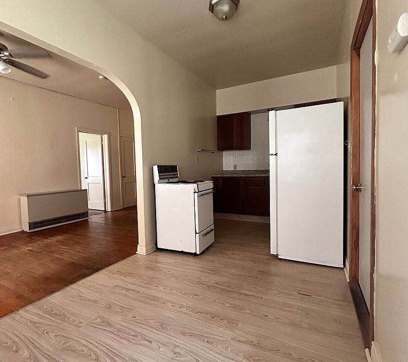 1st image of 202 N Lincoln St #1
