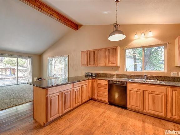 4th image of 908 Mikkelsen Dr