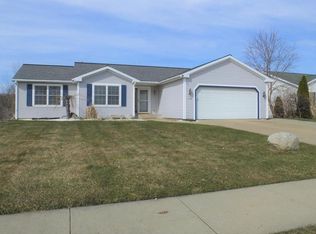 1713 Mayflower Dr SW, Wyoming, MI 49519