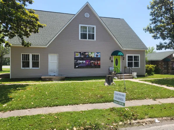 204 NW 2nd St, Talihina, OK 74571