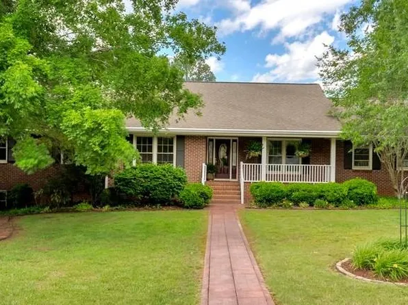 1312 Tanglewood Dr, South Hill, VA 23970