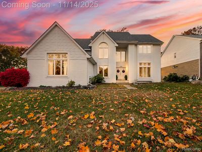 7359 Woodlore Dr, West Bloomfield, MI, 48323