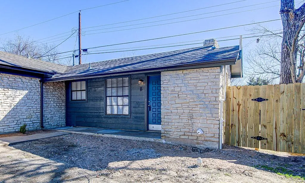 Photo 2 of 15 - 5703 Gloucester Ln #B - Austin, TX Building Photo - 5703 Gloucester Ln #B