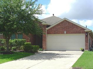107 Flat Creek Ln, Dickinson, TX 77539