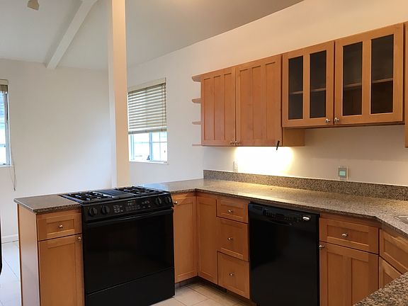 3rd image of 544-546 Mississippi St