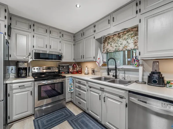 4007 Lyndale Dr NW, Fort Payne, AL 35968