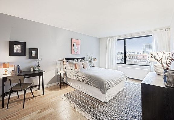 5th image of 4609 11th St APT 4C