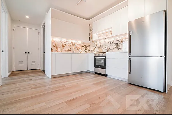 Rented by EXR | media 17