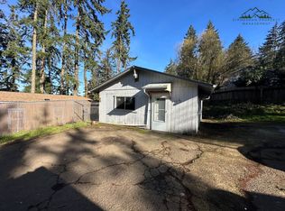 525 S 1/2 71st St, Springfield, OR 97478