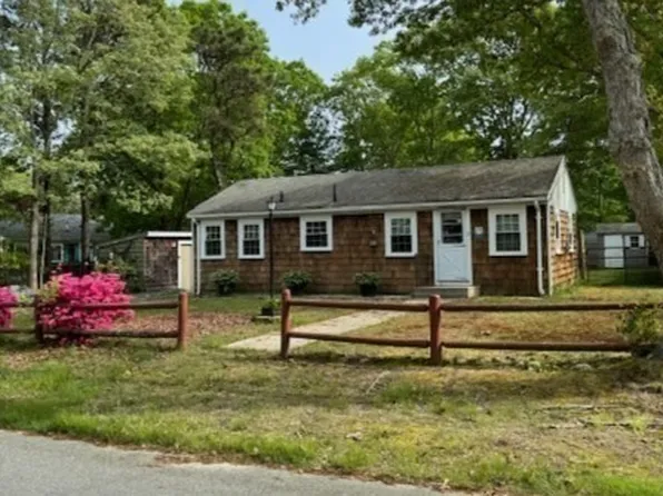 19 Sachem Dr, East Falmouth, MA 02536