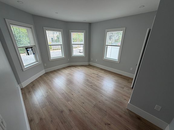 5th image of 9-11 Holton St #4