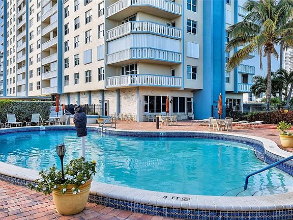2nd image of 305 N Pompano Beach Boulevard #1402