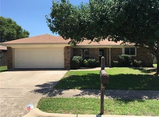 6704 Constitution Dr, Watauga, TX 76148