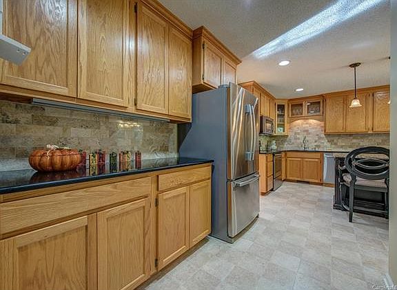 5th image of 134 Harbourtown Dr