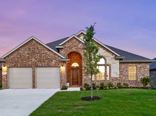 5600 Log Cabin Ct, Midlothian, TX 76065